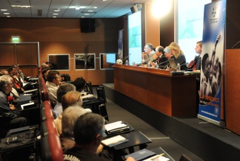 A la tribune : Bernard Barbet, Président de la Ligue du Football Amateur et Trésorier de la Fondation du Football, Denis Trossat, Trésorier Général de la FFF, Patrick Braouezec, Président de la Fondation du Football, Nathalie Boy de la Tour, Déléguée Générale et Guillaume Naslin, chef de projet lors de la journée de lancement "Respect Tous Terrains", le 23 septembre dernier à Paris (crédit photo : FFF.fr)