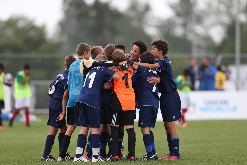 Les jeunes français célèbrent ensemble l'une de leur victoire pendant la finale mondiale de la Danone Nations Cup !